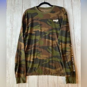 Aeropostale men’s long sleeve tee.  Men’s medium.  Camo print.
